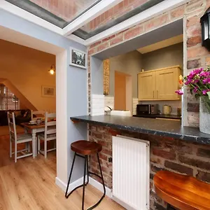  Holiday home The River Walk House United Kingdom